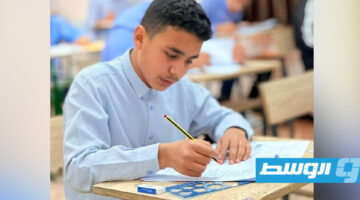 تلاميذ شهادة التعليم الأساسي يؤدون امتحانات نهاية العام (صور)