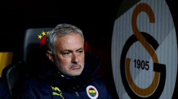 مورينيو يقترب من تدريب الهلال بعد إقالة جيسوس