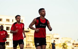 مدرب القادسية يرفض منح اللاعبين راحة قبل نهائي كأس الملك