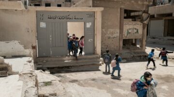 وجود أكثر من مليونَي طفل سوري خارج دائرة التعليم