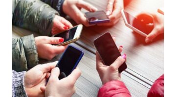 وداعاً للأجهزة المهربة.. الرسوم الجمركية على الهواتف المستوردة من الخارج ومعرفة نسبة الرسوم