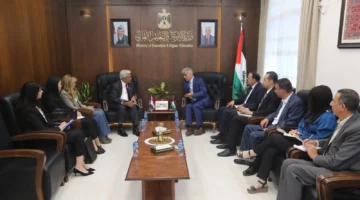 برهم يبحث مع سفير سنغافورة تعزيز التعاون المشترك لخدمة التعليم