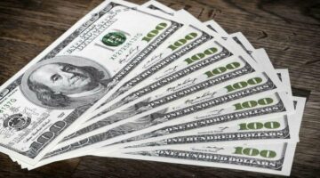 أسعار الدولار مقابل الجنيه اليوم.. يسجل 50.74 جنيه