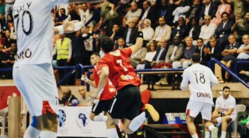 الأهلي يواصل دهس الزمالك في اليد وينتزع كأس الكؤوس الأفريقية – الجريدة