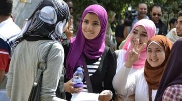 أسعار الحصص في العلالي.. مراجعات الثانوية العامة استنزاف لأولياء الأمور والطلاب  