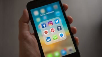 «يوتيوب» على القمة.. تعرف على متوسط الوقت الذي يقضيه المستخدمون على أشهر المواقع عالميًا