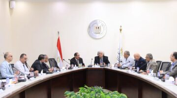 وزير التعليم العالي يبحث تطوير أداء المعاهد العليا وتعيين أعضاء هيئة التدريس