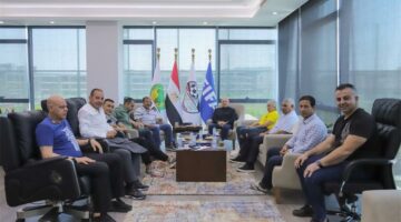 أبو ريدة يجتمع بالجهاز الفني لـ منتخب مصر استعدادًا لـ كأس العرب