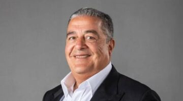 ياسين منصور يعلن أكبر مشروع استثماري سياحي في تاريخ مصر ويشيد بالسيسي