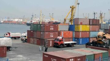 الجمارك تحصل 14.06 مليون جنيه من بيع بضائع متنوعة بالمزاد العلني بـ 4منافذ جمركية