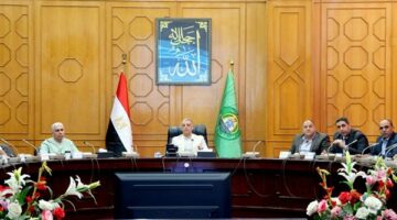 محافظ الإسماعيلية يتابع خطة مديرية التعليم استعدادا لانطلاق امتحانات الثانوية العامة
