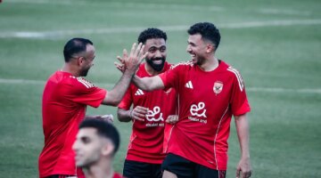 حمدي فتحي وتريزيجيه يفاجئان جماهير الأهلي قبل مباراة إنتر ميامي – الجريدة