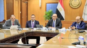 وزير التعليم يطمئن على حالة المراقبين بعد تعرضهم لحادثة سير فى سوهاج قبل امتحانات الثانوية العامة 2025