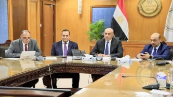 وزير التعليم يطمئن على حالة المراقبين بعد تعرضهم لحادثة سير فى سوهاج قبل امتحانات الثانوية العامة 2025