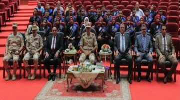 زيارة ميدانية لطلاب جامعة سوهاج إلى قاعدة محمد نجيب العسكرية