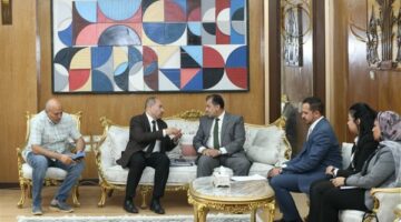 رئيس جامعة جنوب الوادي يستقبل وفد البنك الأهلي لبحث تعزيز التعاون المشترك