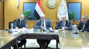 طلاب الثانوية العامة يؤدون امتحان اللغة الأجنبية الثانية بالنظام القديم