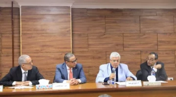 لتعزيز التعليم الحديث.. رئيس جامعة الوادي الجديد يشارك في اجتماع مجلس الجامعات الخاصة