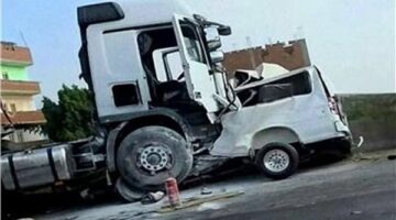 بعد غيابه عن الدفنة.. حوار مؤثر بين والدة ضحية حادث اقليمى المنوفية والمحافظ.. يا وجـ ع القلب!