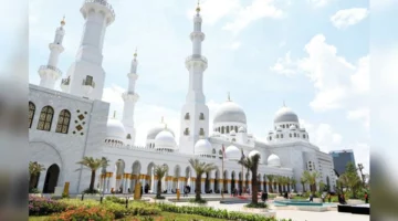 «زايد الإنسانية» تنفذ «مشروع فرحة عيد الأضحى» في جامع الشيخ زايد الكبير بإندونيسيا