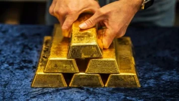 بعد تثبيت «الفيدرالي» للفائدة.. سعر الذهب عالميا يواصل التراجع