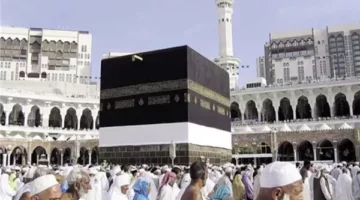 حجاج بيت الله الحرام يتوجهون إلى منى لقضاء يوم التروية استعدادًا لمناسك الحج