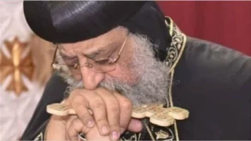 تفجير كنيسة مار إلياس يلقى أول رد رسمي من البابا تواضروس: “ندين هذا العمل الآثم وكل ما يشابهه من عنف وتخويف وحرمان من الحياة الآمنة”