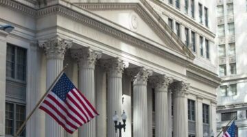 تحذيرات باول بشأن آثار رسوم ترمب تبدد مكاسب وول ستريت