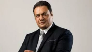 شغل عيال.. مراد مكرم يسخر من النقاشات السياسية والرياضية