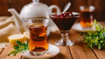 أضرار مزدوجة ومخاطر صحية.. احذرو من شرب الشاي بهذه الطريقة حتى لا تصابوا بهذا المرض الخطير