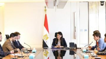 فتح قنوات تواصل مع طلاب كبرى الجامعات البريطانية للتعريف بتطورات مصر الاقتصادية