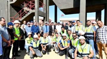 وزير الإسكان يتفقد محطة مياه شرب صفانية ومعالجة صرف صحي بلهاسة