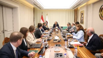 وزير قطاع الأعمال العام يبحث مع تحالف بقيادة “روسال” الروسية التعاون في مجال الألومنيوم