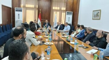 اجتماع بين شعبة الذهب ورئيس مصلحة الدمغة لبحث تحديات الصناعة والتصدير