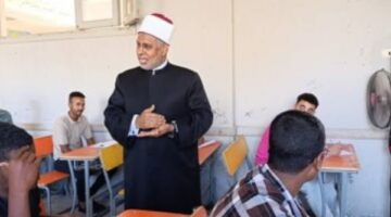وكيل قطاع المعاهد لشئون التعليم يتفقد امتحانات الثانوية الأزهرية بأسوان