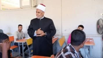 وكيل قطاع المعاهد لشئون التعليم يتفقد امتحانات الثانوية الأزهرية بأسوان
