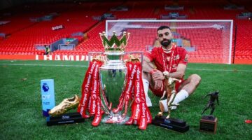 محمد صلاح يتوج بلقب أفضل جناح في العالم لعام 2025