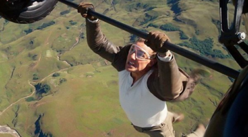 توم كروز يدخل موسوعة جينيس بمشهد من mission impossible