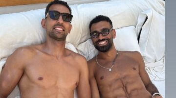 محمد صلاح يستمتع بعطلته برفقة أحمد حسن كوكا