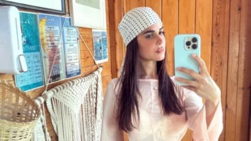 بالكاش مايوه.. رانيا منصور تثير الجدل بإطلالة جريئة