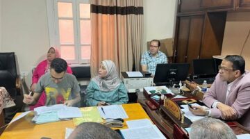 وكيل “تعليم الغربية” يتابع امتحانات الدبلومات الفنية.. 39 ألف طالب يؤدون الاختبارات