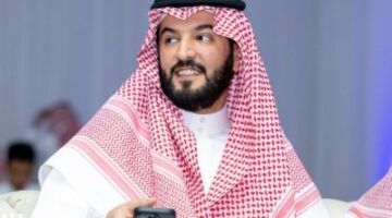 بن نافل يصل باريس لحسم ملف تعاقدات الهلال الأجنبية