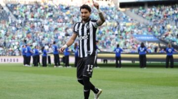 البرازيلي تيليس مرشح للعودة إلى النصر في الميركاتو الصيفي