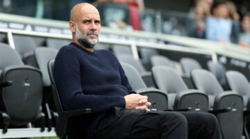 مدافع الجزائر مطلوب في مانشستر سيتي