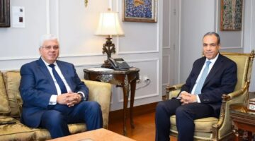 وزير الخارجية يُشيد بالتعاون مع وزارة التعليم العالي لدعم مكانة مصر خارجيًا
