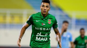 نجم شباب الأهلي السابق يقترب من الدوري الإنجليزي